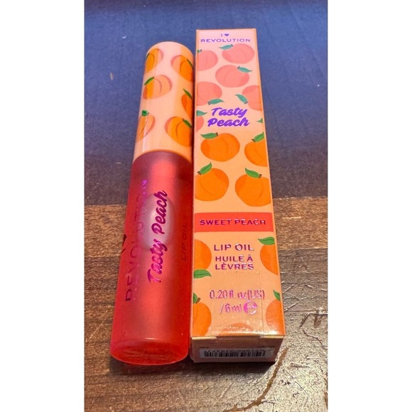 Sweet Peach lip oil, I love‎ revolution .20 fl oz. - Picture 2 of 5